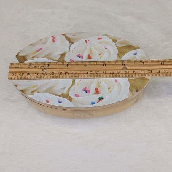 Heirloom Home Frosted Cupcake Scented 2-Wick Candle - 16.5 oz - Picture 6 of 7